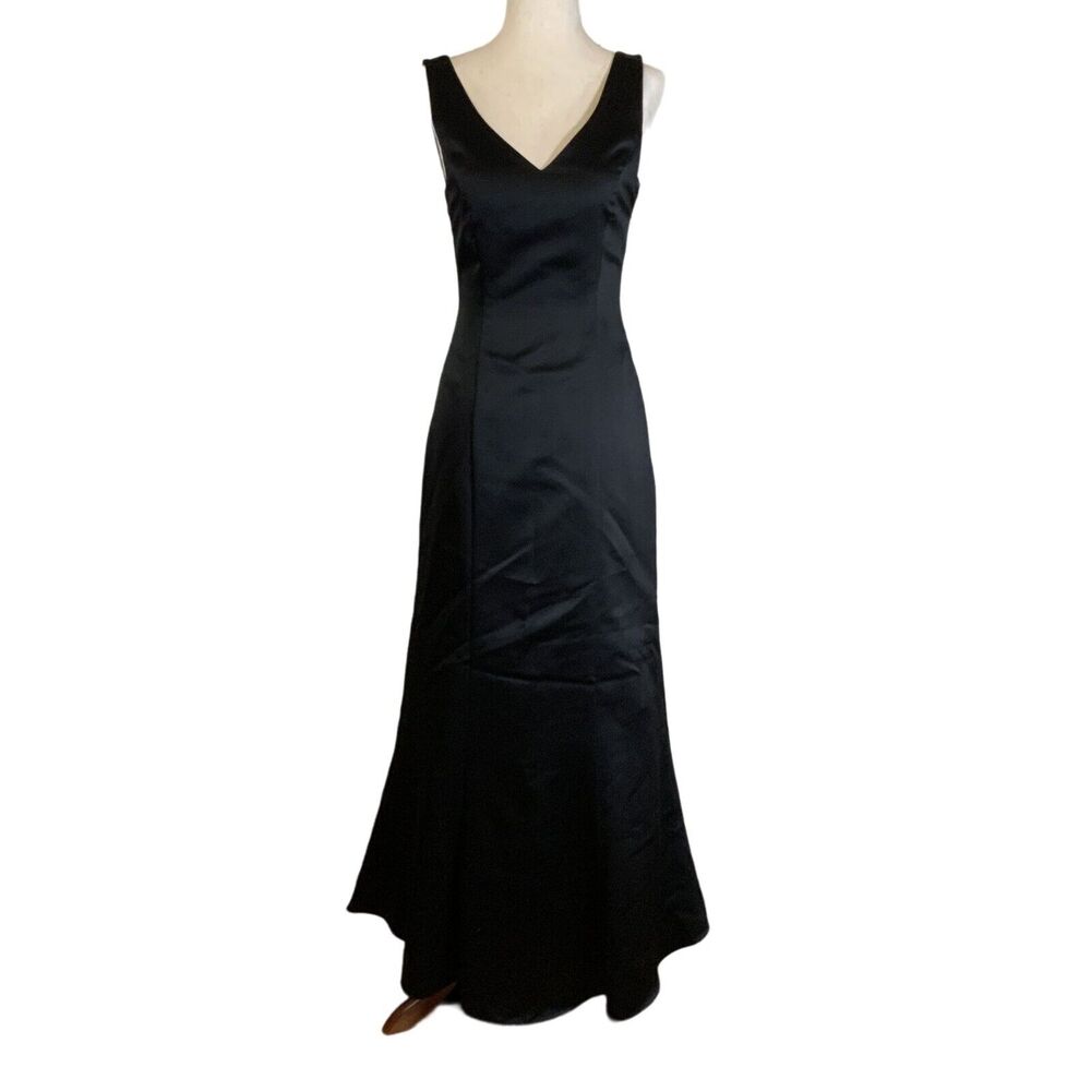 FLIP Elegant Black Formal Gown With Lace Back & Train - Size 3/4